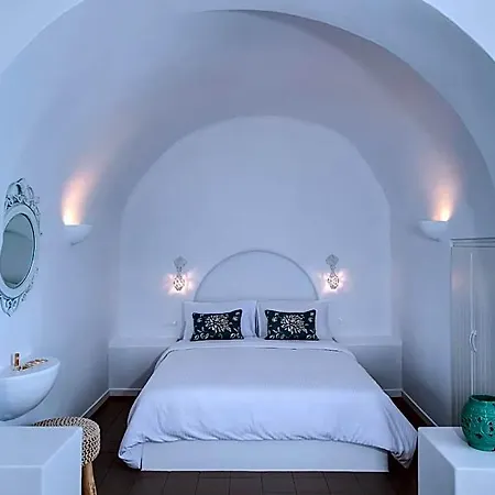 Irini Fira - Adults Only Hotel
